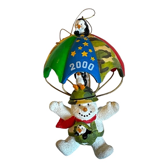 Operations Santa Ornament "Dropping in for Christmas" Limited Edition - Picture 4 of 6